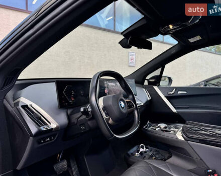Белый БМВ iX, объемом двигателя 0 л и пробегом 70 тыс. км за 45999 $, фото 65 на Automoto.ua