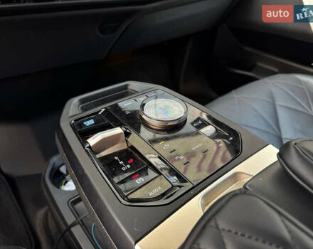 Белый БМВ iX, объемом двигателя 0 л и пробегом 70 тыс. км за 45999 $, фото 72 на Automoto.ua