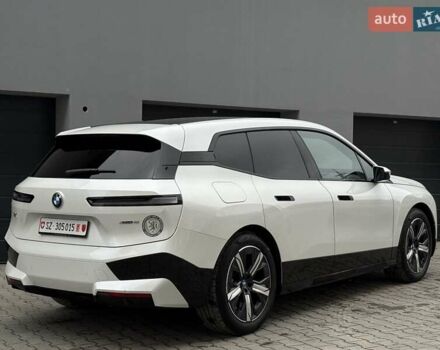 Білий БМВ iX, об'ємом двигуна 0 л та пробігом 90 тис. км за 42990 $, фото 12 на Automoto.ua