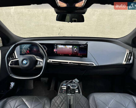 Белый БМВ iX, объемом двигателя 0 л и пробегом 70 тыс. км за 45999 $, фото 48 на Automoto.ua