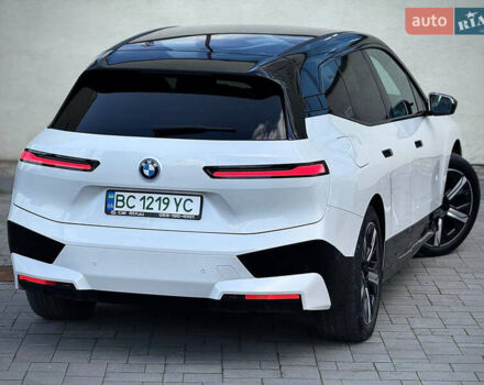 Белый БМВ iX, объемом двигателя 0 л и пробегом 70 тыс. км за 45999 $, фото 25 на Automoto.ua