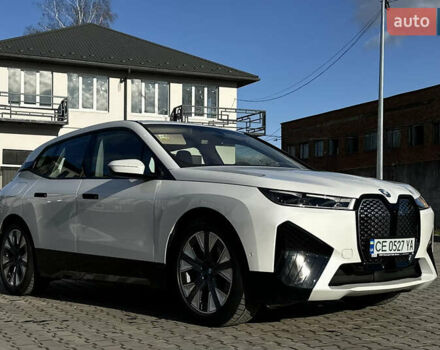 Белый БМВ iX, объемом двигателя 0 л и пробегом 20 тыс. км за 58999 $, фото 4 на Automoto.ua