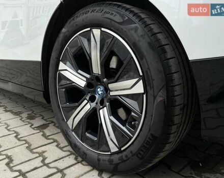 Білий БМВ iX, об'ємом двигуна 0 л та пробігом 90 тис. км за 42990 $, фото 19 на Automoto.ua