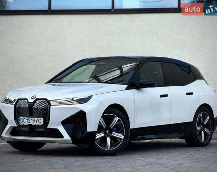 Белый БМВ iX, объемом двигателя 0 л и пробегом 70 тыс. км за 45999 $, фото 13 на Automoto.ua