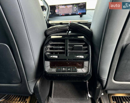 Белый БМВ iX, объемом двигателя 0 л и пробегом 70 тыс. км за 45999 $, фото 51 на Automoto.ua