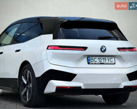 Белый БМВ iX, объемом двигателя 0 л и пробегом 70 тыс. км за 45999 $, фото 36 на Automoto.ua