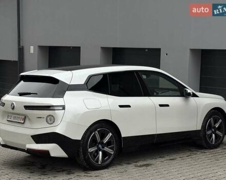 Білий БМВ iX, об'ємом двигуна 0 л та пробігом 90 тис. км за 42990 $, фото 17 на Automoto.ua