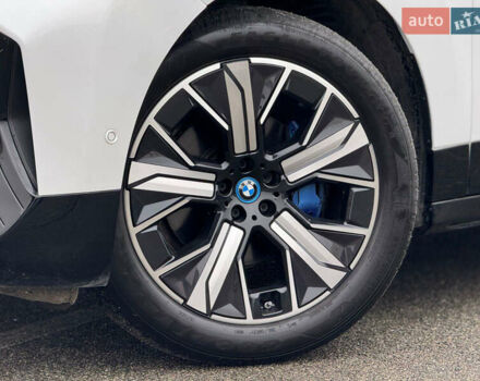 Белый БМВ iX, объемом двигателя 0 л и пробегом 31 тыс. км за 46000 $, фото 41 на Automoto.ua