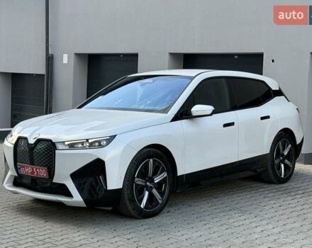 Белый БМВ iX, объемом двигателя 0 л и пробегом 69 тыс. км за 58300 $, фото 13 на Automoto.ua