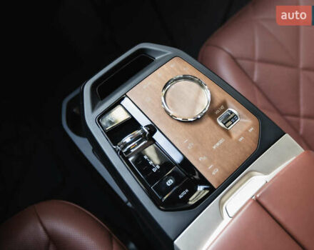 Белый БМВ iX, объемом двигателя 0 л и пробегом 22 тыс. км за 69400 $, фото 25 на Automoto.ua