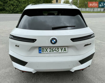 Белый БМВ iX, объемом двигателя 0 л и пробегом 34 тыс. км за 67400 $, фото 7 на Automoto.ua