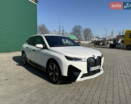 Белый БМВ iX, объемом двигателя 0 л и пробегом 42 тыс. км за 47300 $, фото 19 на Automoto.ua