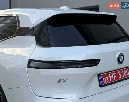 Белый БМВ iX, объемом двигателя 0 л и пробегом 69 тыс. км за 58300 $, фото 26 на Automoto.ua