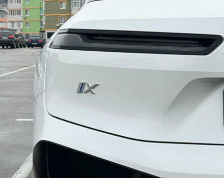 Белый БМВ iX, объемом двигателя 0 л и пробегом 31 тыс. км за 46000 $, фото 14 на Automoto.ua