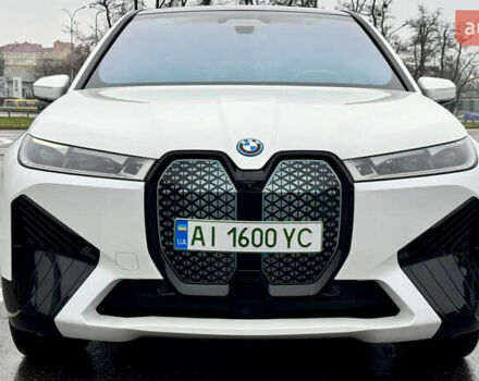 Белый БМВ iX, объемом двигателя 0 л и пробегом 31 тыс. км за 46000 $, фото 1 на Automoto.ua