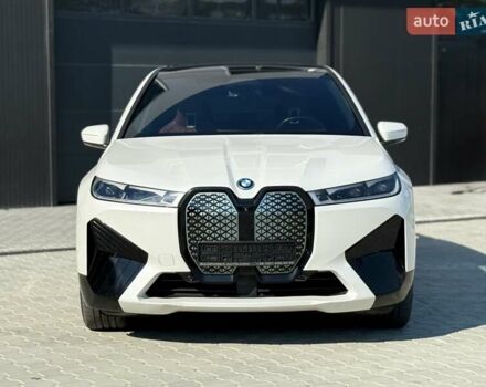 Белый БМВ iX, объемом двигателя 0 л и пробегом 89 тыс. км за 65900 $, фото 1 на Automoto.ua