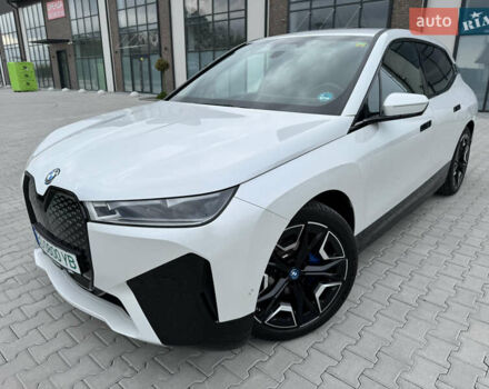Белый БМВ iX, объемом двигателя 0 л и пробегом 21 тыс. км за 48555 $, фото 5 на Automoto.ua