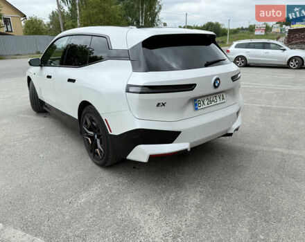 Белый БМВ iX, объемом двигателя 0 л и пробегом 34 тыс. км за 67400 $, фото 6 на Automoto.ua