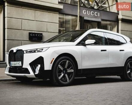Белый БМВ iX, объемом двигателя 0 л и пробегом 22 тыс. км за 69400 $, фото 13 на Automoto.ua