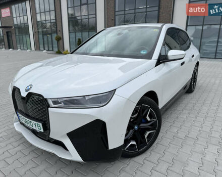 Белый БМВ iX, объемом двигателя 0 л и пробегом 21 тыс. км за 48555 $, фото 1 на Automoto.ua