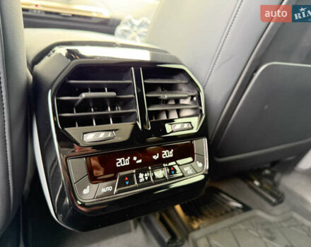 Белый БМВ iX, объемом двигателя 0 л и пробегом 34 тыс. км за 67400 $, фото 26 на Automoto.ua