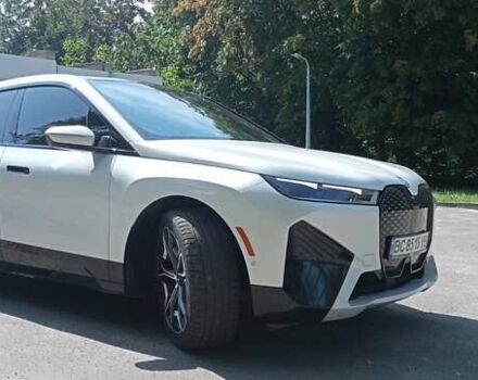 Белый БМВ iX, объемом двигателя 0 л и пробегом 58 тыс. км за 67000 $, фото 2 на Automoto.ua