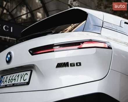 Белый БМВ iX, объемом двигателя 0 л и пробегом 22 тыс. км за 69400 $, фото 2 на Automoto.ua