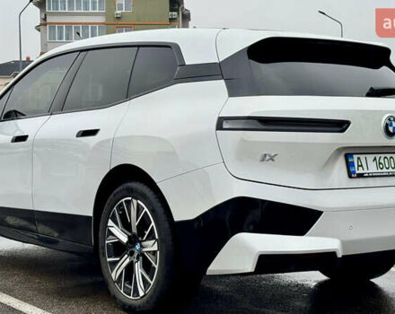 Белый БМВ iX, объемом двигателя 0 л и пробегом 31 тыс. км за 46000 $, фото 5 на Automoto.ua