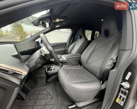Белый БМВ iX, объемом двигателя 0 л и пробегом 40 тыс. км за 48500 $, фото 16 на Automoto.ua