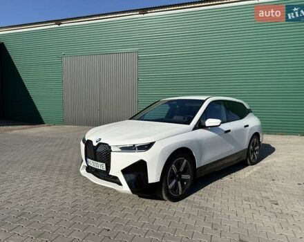 Белый БМВ iX, объемом двигателя 0 л и пробегом 42 тыс. км за 47300 $, фото 18 на Automoto.ua