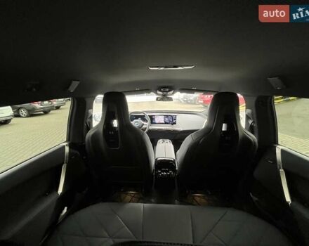 Белый БМВ iX, объемом двигателя 0 л и пробегом 40 тыс. км за 48500 $, фото 37 на Automoto.ua