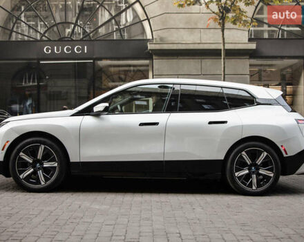 Белый БМВ iX, объемом двигателя 0 л и пробегом 22 тыс. км за 69400 $, фото 12 на Automoto.ua