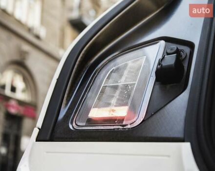 Белый БМВ iX, объемом двигателя 0 л и пробегом 22 тыс. км за 69400 $, фото 43 на Automoto.ua