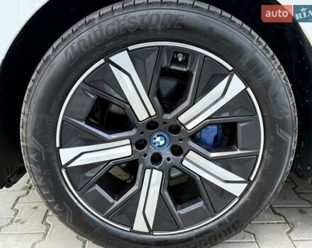 Белый БМВ iX, объемом двигателя 0 л и пробегом 69 тыс. км за 58300 $, фото 20 на Automoto.ua