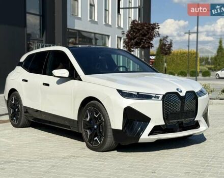 Белый БМВ iX, объемом двигателя 0 л и пробегом 89 тыс. км за 65900 $, фото 2 на Automoto.ua