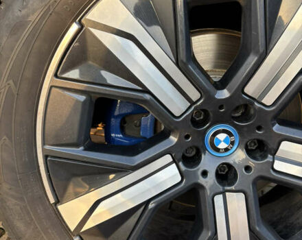 Белый БМВ iX, объемом двигателя 0 л и пробегом 57 тыс. км за 56700 $, фото 10 на Automoto.ua