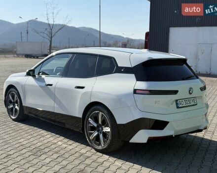 Белый БМВ iX, объемом двигателя 0 л и пробегом 42 тыс. км за 47300 $, фото 3 на Automoto.ua