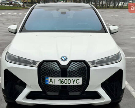 Белый БМВ iX, объемом двигателя 0 л и пробегом 31 тыс. км за 46000 $, фото 2 на Automoto.ua