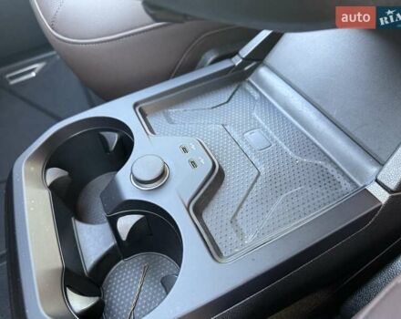 Белый БМВ iX, объемом двигателя 0 л и пробегом 42 тыс. км за 47300 $, фото 14 на Automoto.ua