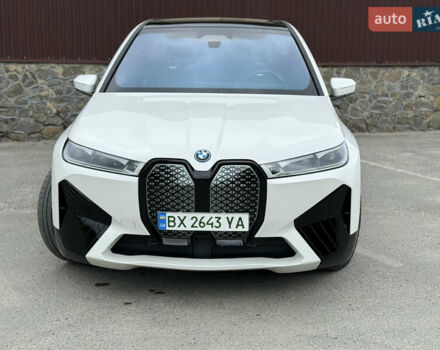 Белый БМВ iX, объемом двигателя 0 л и пробегом 34 тыс. км за 67400 $, фото 5 на Automoto.ua