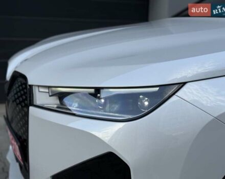 Белый БМВ iX, объемом двигателя 0 л и пробегом 69 тыс. км за 58300 $, фото 24 на Automoto.ua
