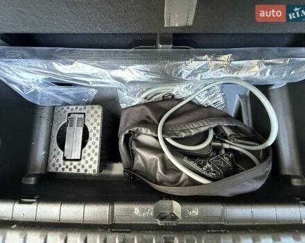 Белый БМВ iX, объемом двигателя 0 л и пробегом 69 тыс. км за 58300 $, фото 53 на Automoto.ua