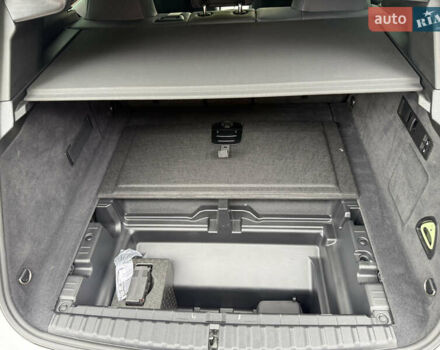 Белый БМВ iX, объемом двигателя 0 л и пробегом 34 тыс. км за 67400 $, фото 38 на Automoto.ua