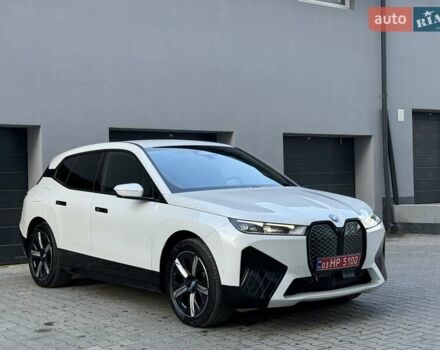 Белый БМВ iX, объемом двигателя 0 л и пробегом 69 тыс. км за 58300 $, фото 19 на Automoto.ua