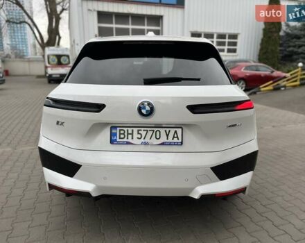 Белый БМВ iX, объемом двигателя 0 л и пробегом 40 тыс. км за 48500 $, фото 7 на Automoto.ua