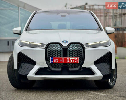 Белый БМВ iX, объемом двигателя 0 л и пробегом 31 тыс. км за 46000 $, фото 6 на Automoto.ua