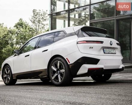 Белый БМВ iX, объемом двигателя 0 л и пробегом 22 тыс. км за 69400 $, фото 50 на Automoto.ua