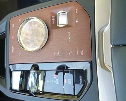 Белый БМВ iX, объемом двигателя 0 л и пробегом 58 тыс. км за 67000 $, фото 10 на Automoto.ua