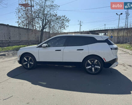 Белый БМВ iX, объемом двигателя 0 л и пробегом 35 тыс. км за 56500 $, фото 7 на Automoto.ua