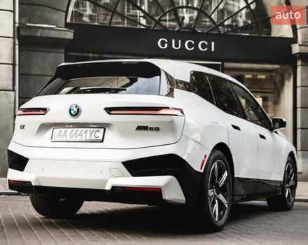 Белый БМВ iX, объемом двигателя 0 л и пробегом 22 тыс. км за 69400 $, фото 10 на Automoto.ua